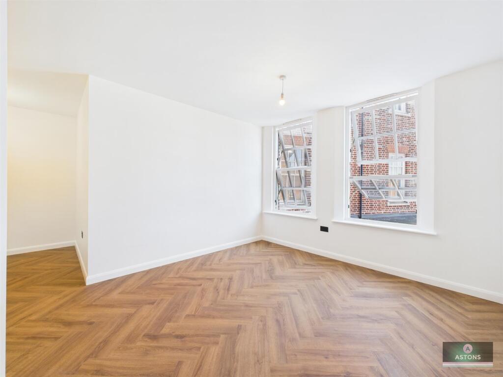 Apartment in Crawley, West Green - View 2