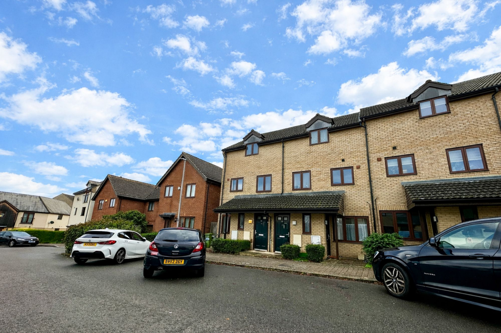 Main image of property: Kelling Way, Broughton, MK10