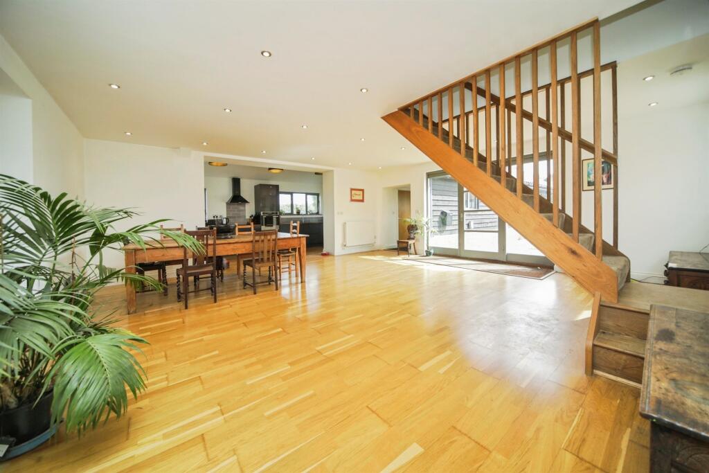 House in Ipswich - View 3