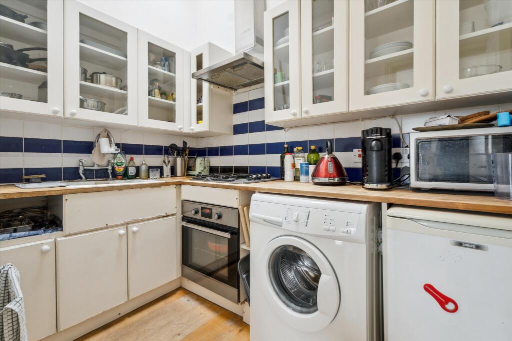 Apartment in London, Paddington - More