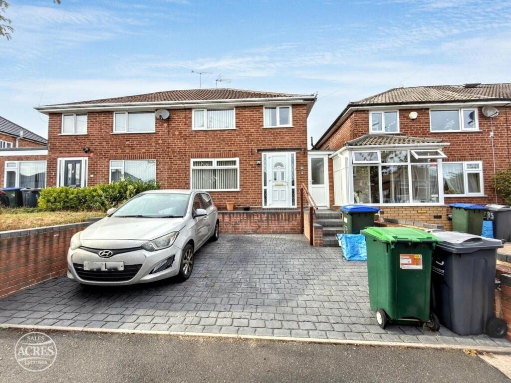 3-bed semi-detached on Eastwood Road, Great Barr, Birmingham, £260,000