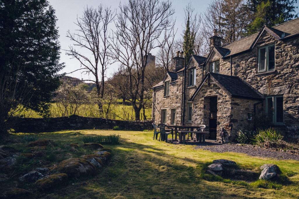 Main image of property: Dolwyddelan, LL25