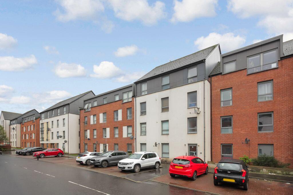 Main image of property: 9/5 Ferry Gait Crescent, Edinburgh, EH4 4GS