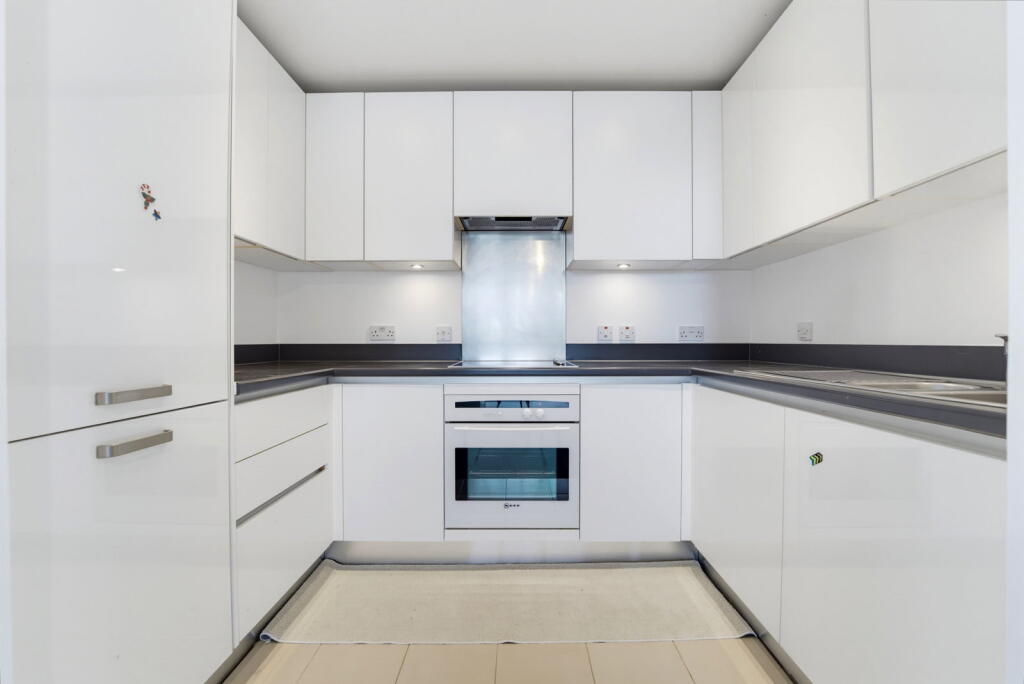 Apartment in Twickenham - View 4