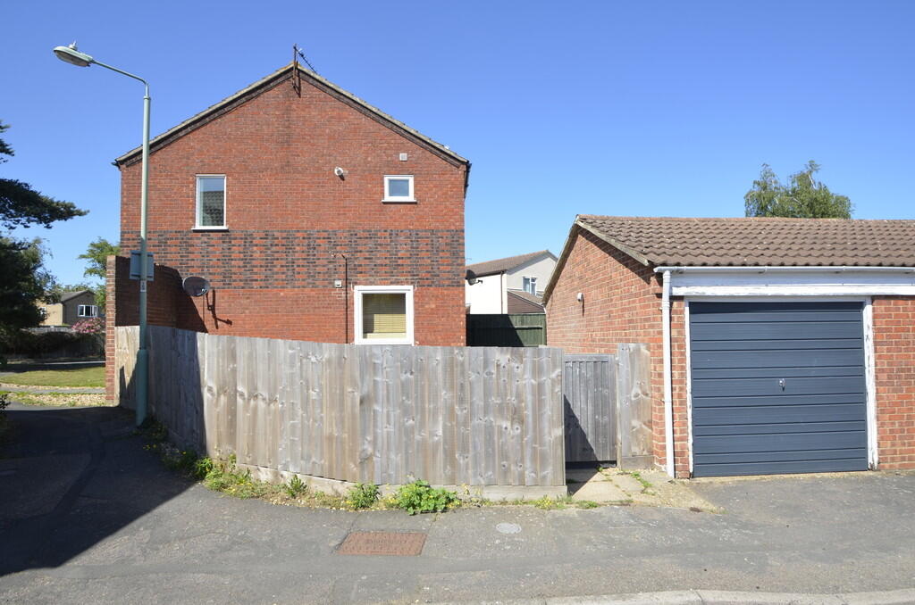Faulkeners Way, Trimley St. Mary, Felixstowe photo 3