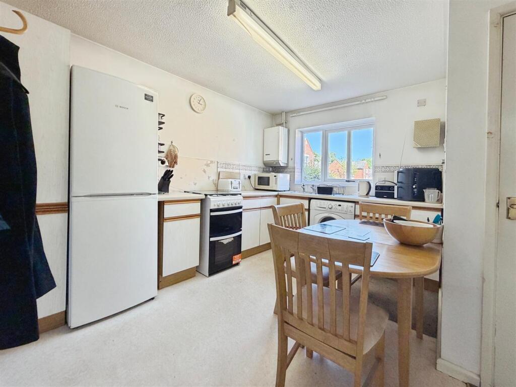 House in Warwick, Sydenham, Royal Leamington Spa - More