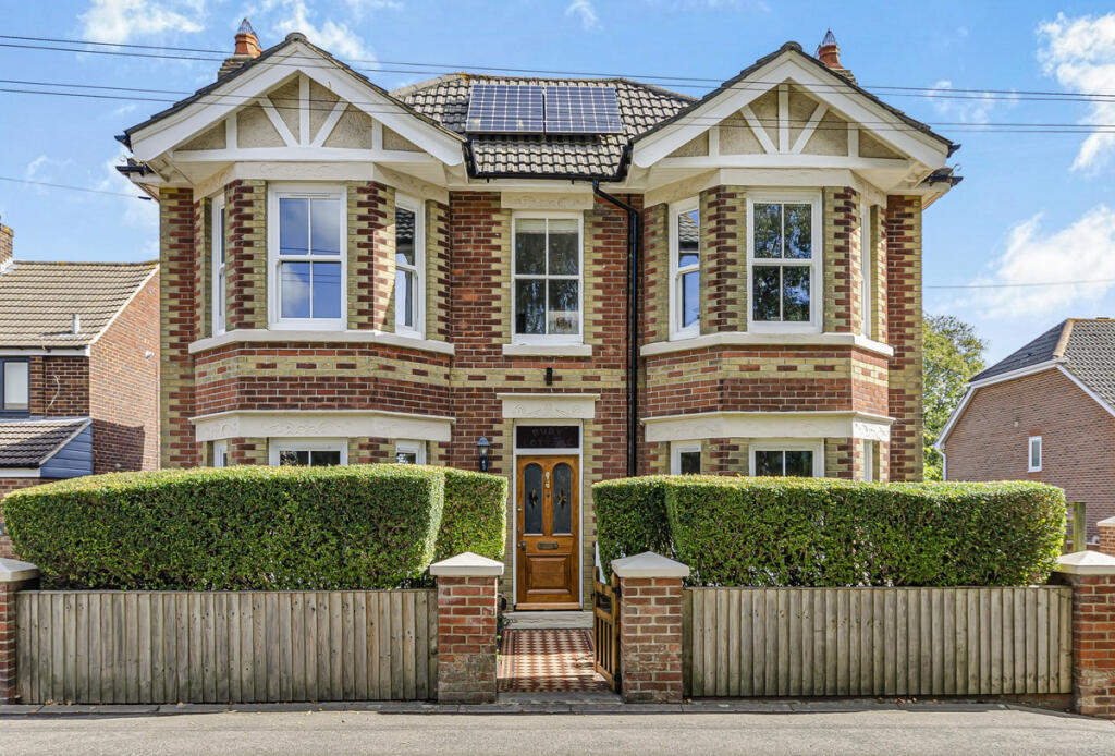 Main image of property: Newtown Road, Warsash, Southampton, SO31