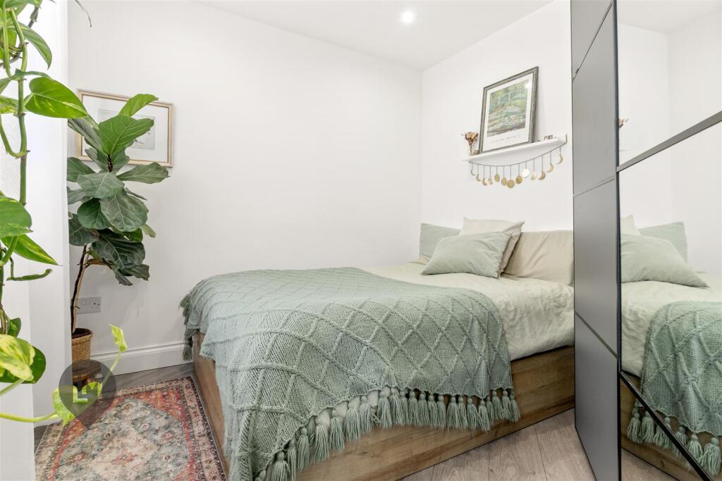 Apartment in London - View 5