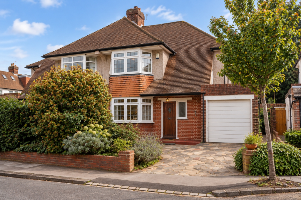 Main image of property: Popes Grove, Croydon, CR0 8AX