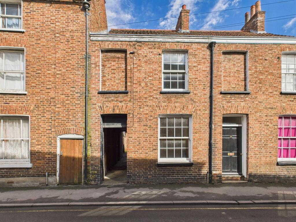 2-bed terraced on 5 Banks Street, Horncastle, £85,000