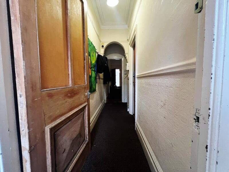 6 bedroom terraced house for rent