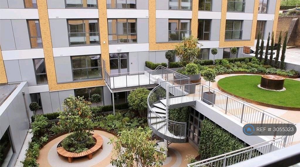 Apartment in Tonbridge - More