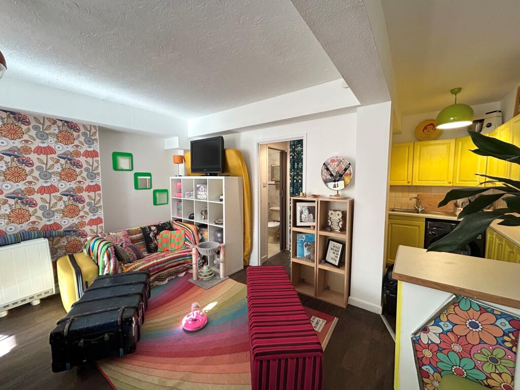 Apartment in Bournemouth - More