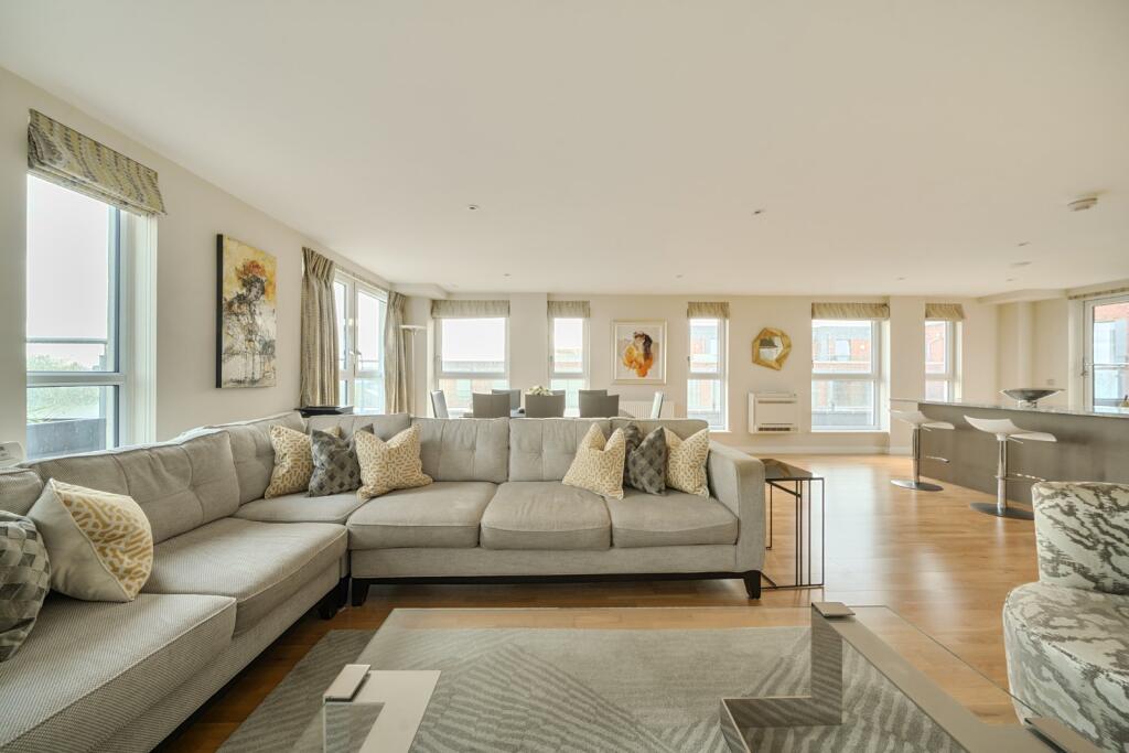 Main image of property: Penthouse - Lighterage Court,
High Street, TW8