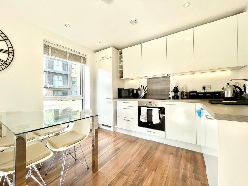 Apartment in Reading - View 3