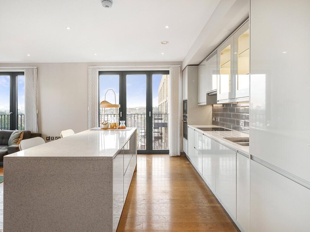 Apartment in London - More