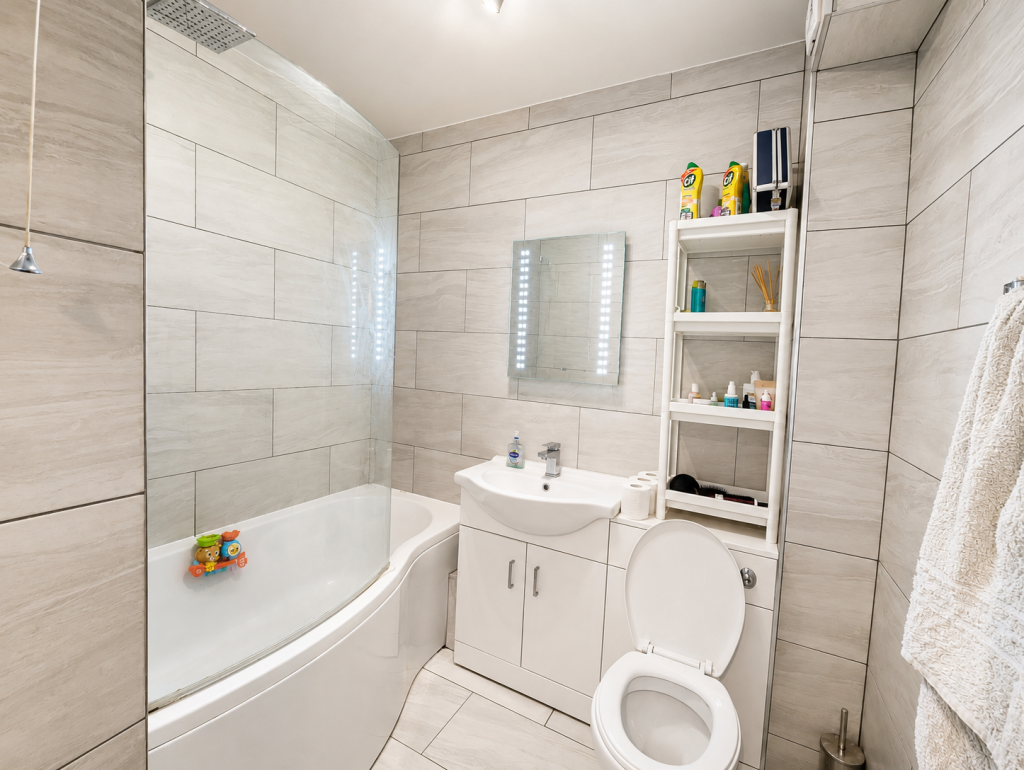 Apartment in London - View 5