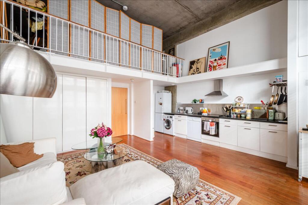 Apartment in London - More