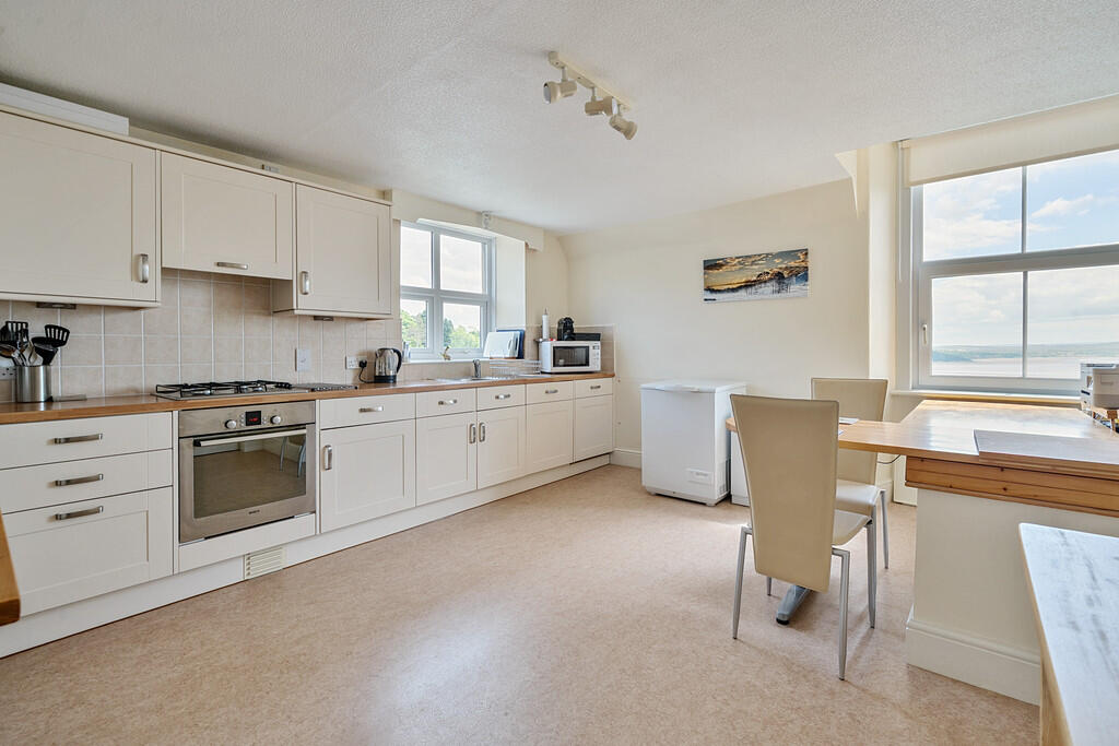 Apartment in Grange-over-Sands, Westmorland and Furness - View 5