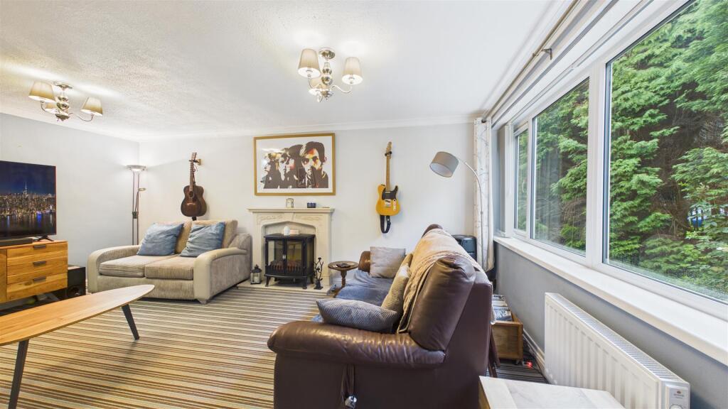 Apartment in Dudley, West Midlands - More