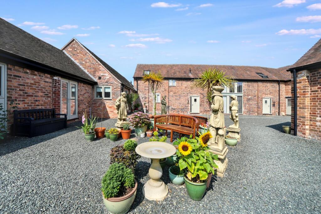 House in Telford - View 4