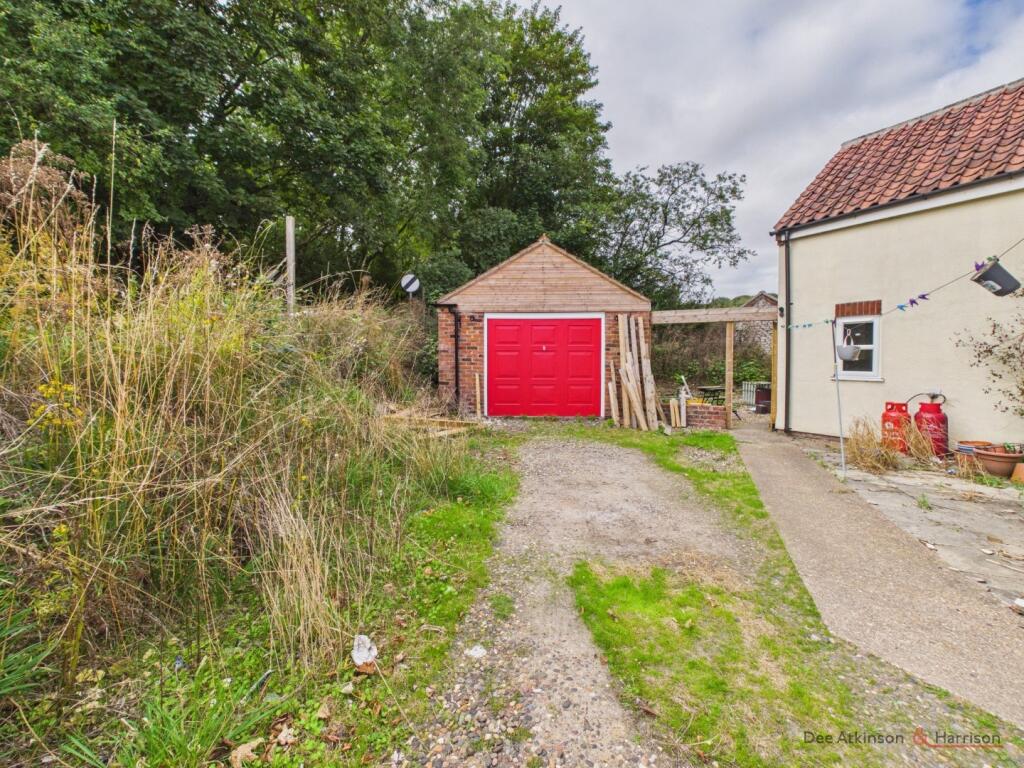 House in Langtoft, East Riding of Yorkshire - View 4