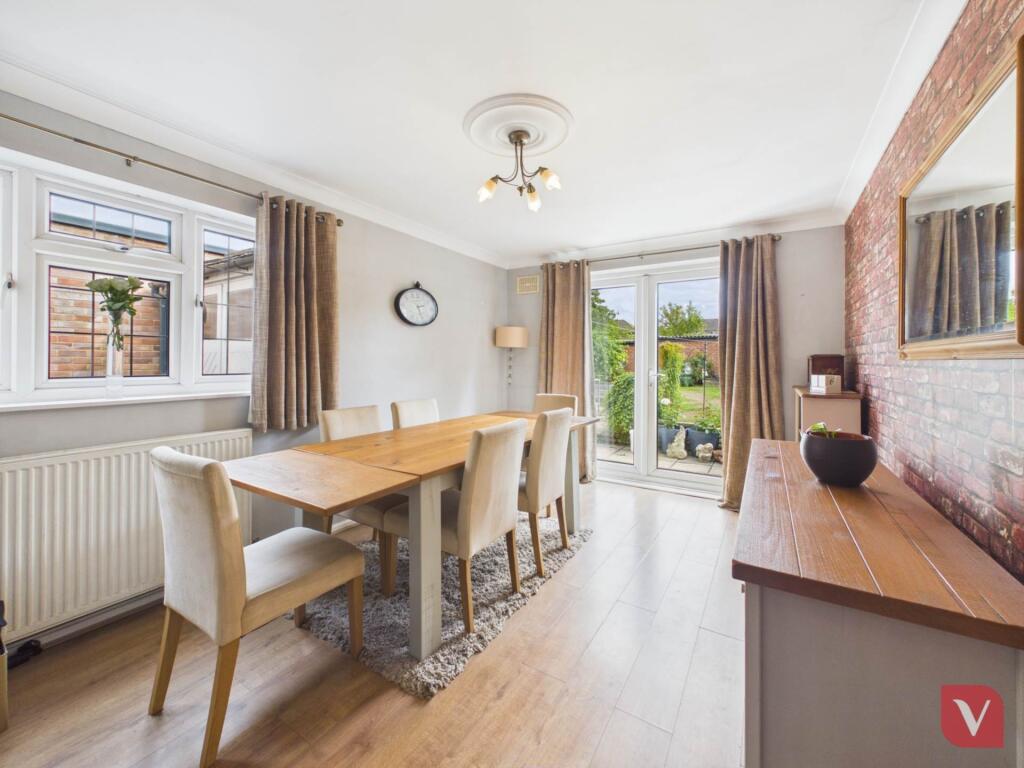 House in Luton - View 4