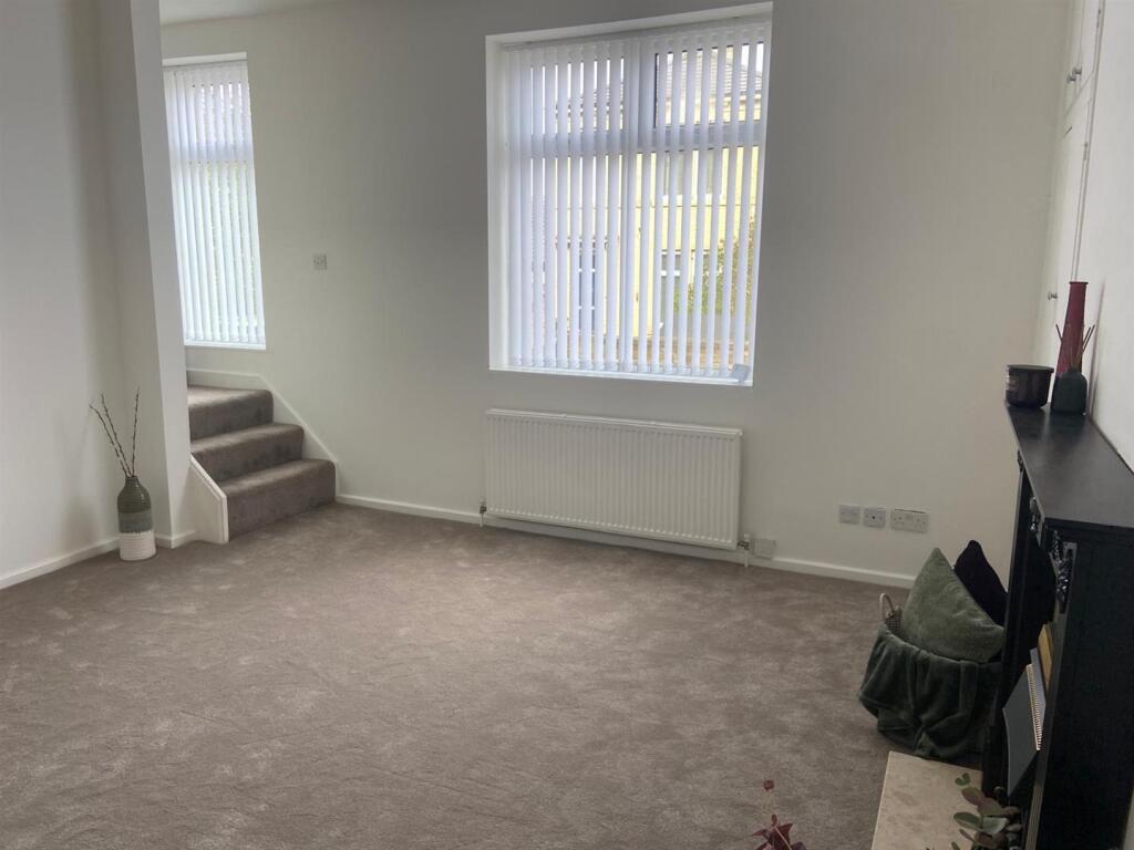 House in Bradford, West Yorkshire - View 3
