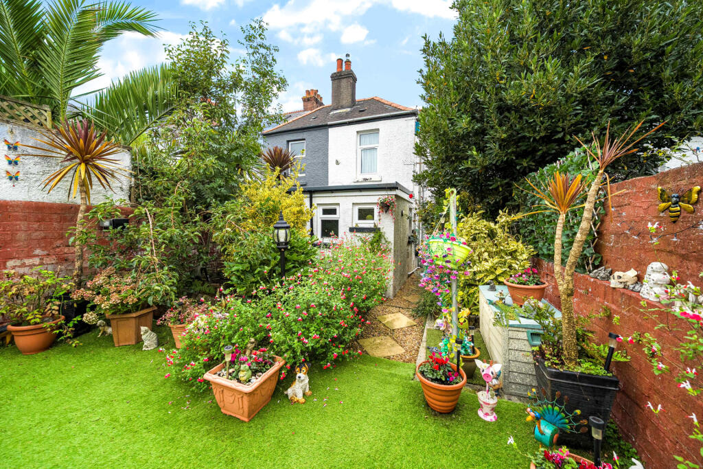 House in Plymouth - View 5