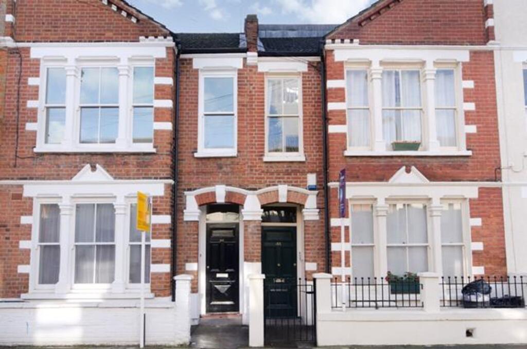 Apartment in London, Sands End, Fulham - More