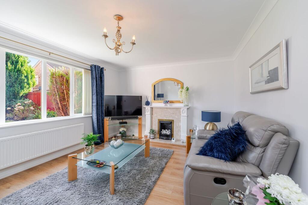 Oldwood Place, Livingston, EH54 photo 4