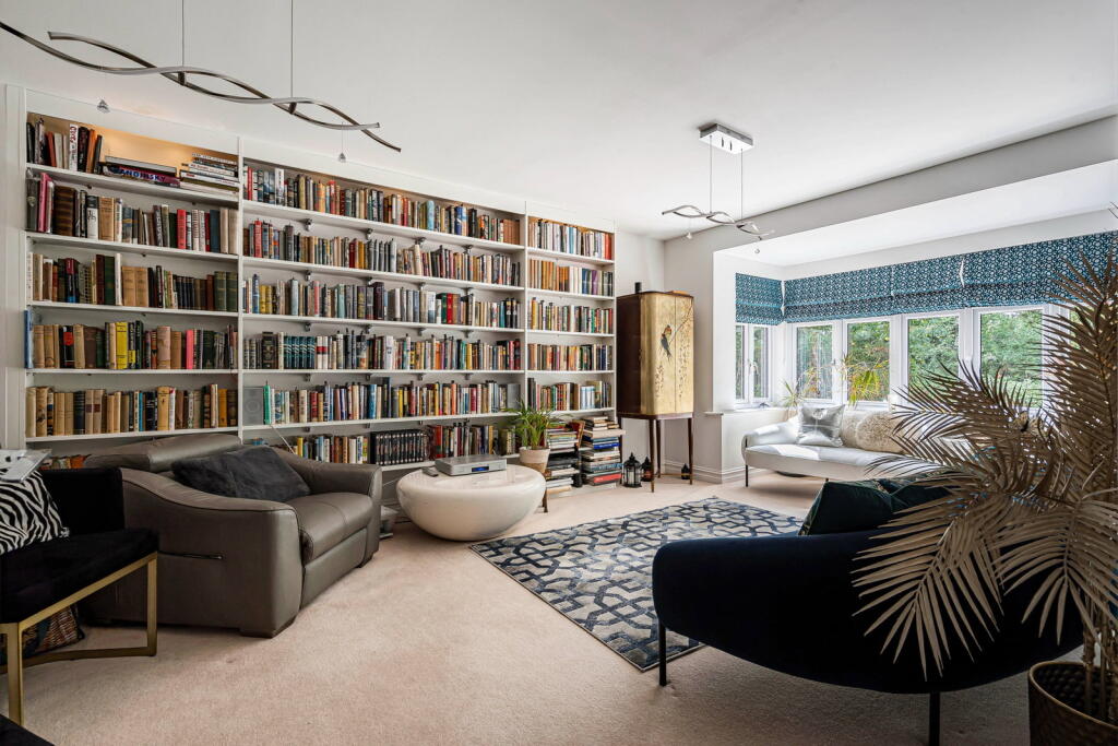 House in Waverley, Cranleigh - View 5