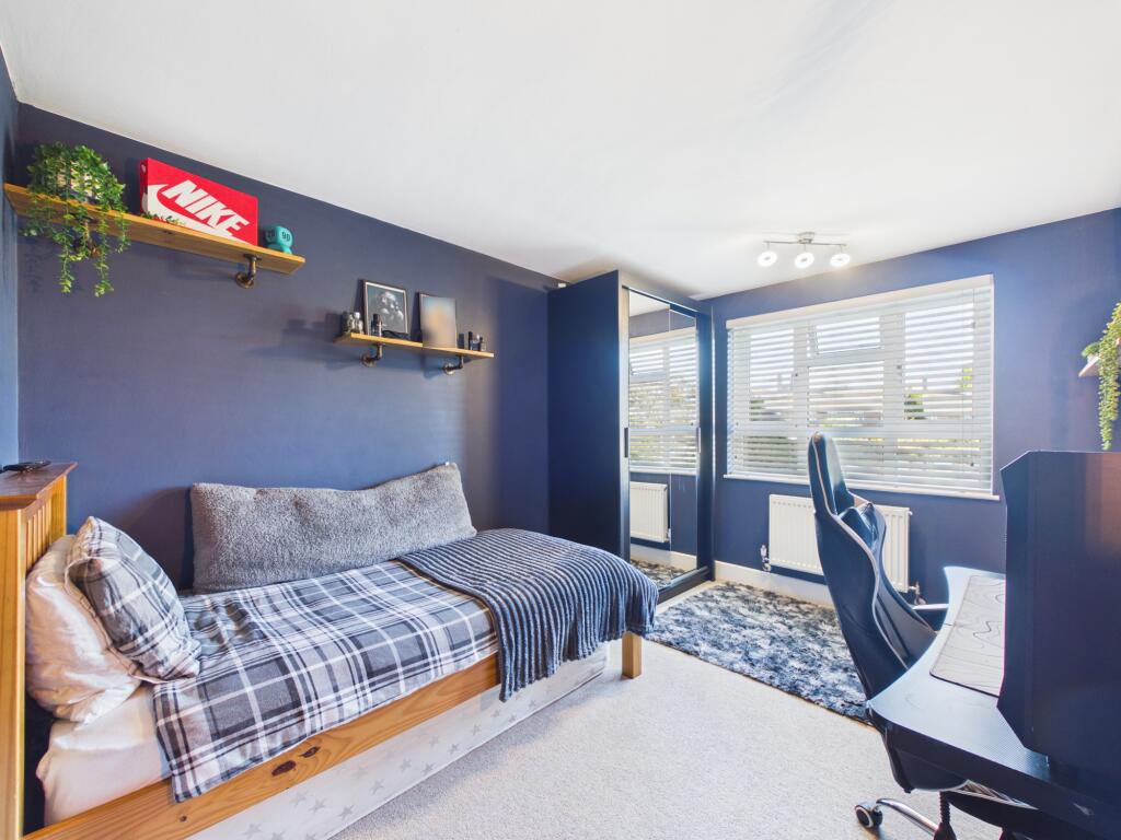 Apartment in Redhill - View 5