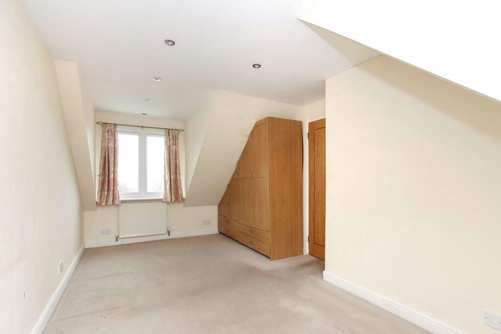 House in Hemel Hempstead - More