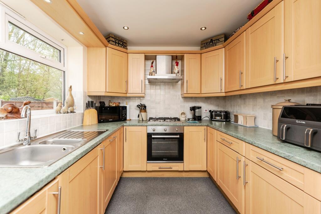 Faith Street, South Kirkby, Pontefract, West Yorkshire, WF9 photo 4