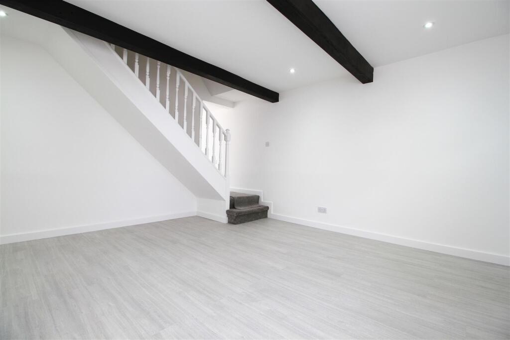 House in Tameside, Kingston - View 3
