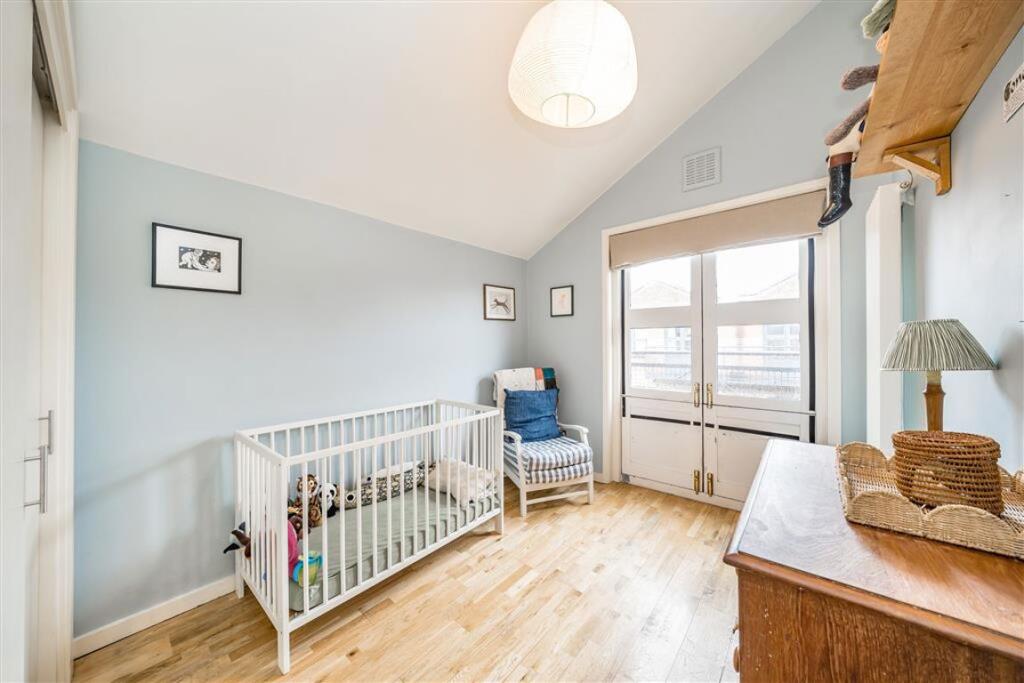Apartment in London - More