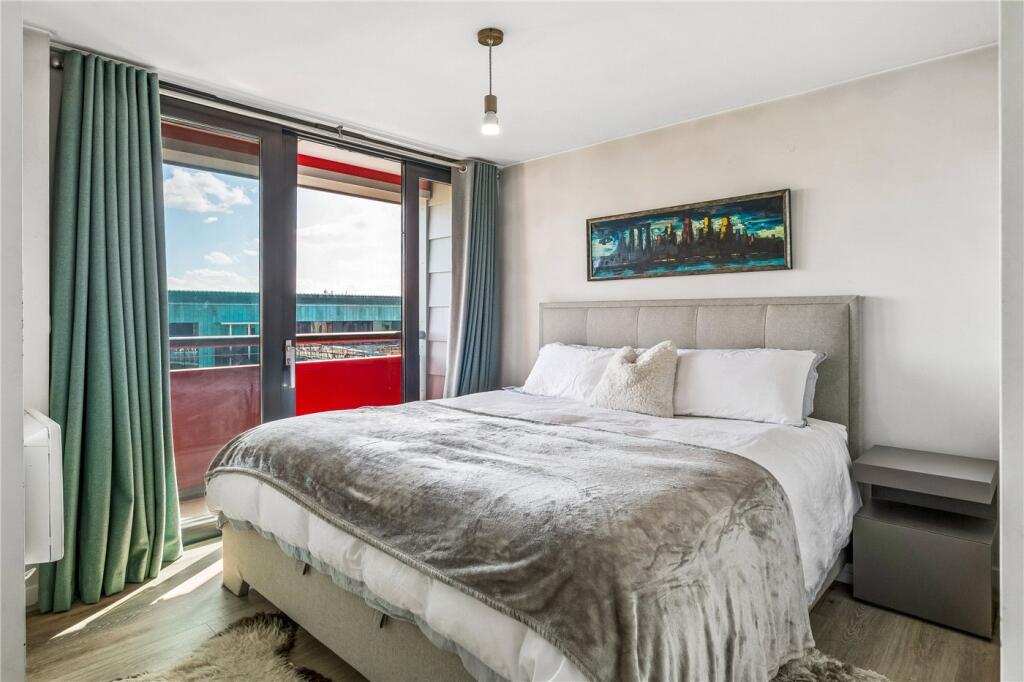 Apartment in London - View 5