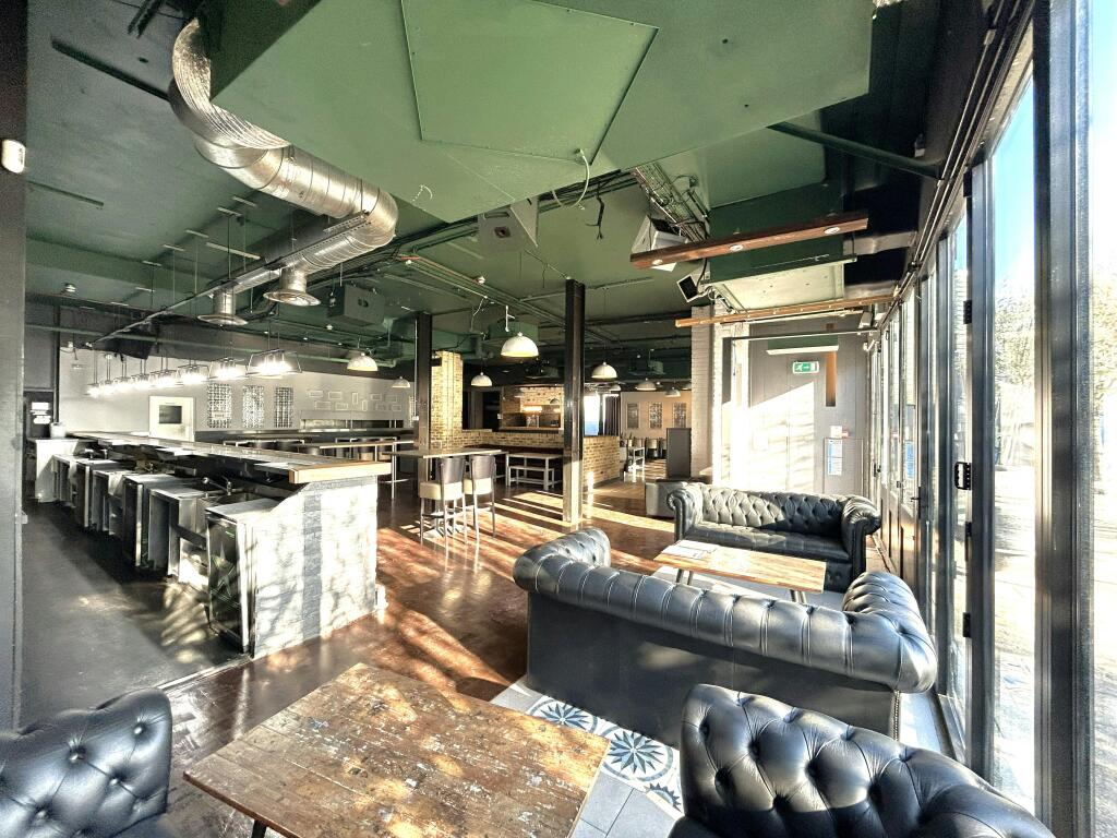 Interior 4.jpg