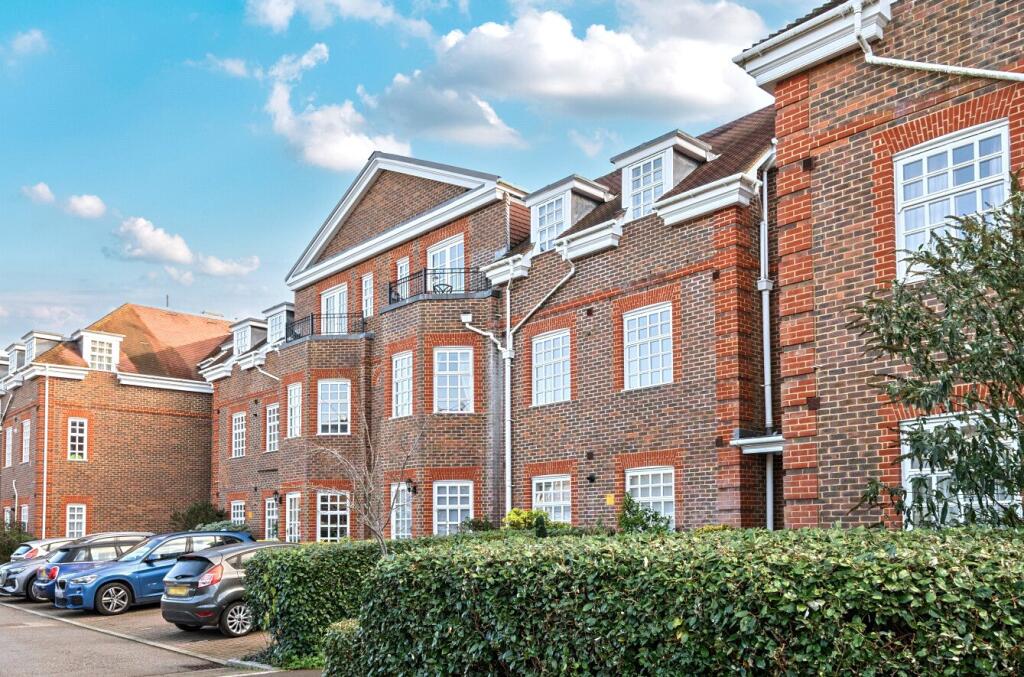 Main image of property: Ravens Court, Castle Village, Berkhamsted, Hertfordshire, HP4