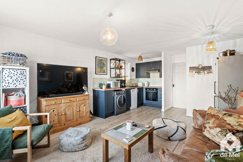 Hunters Road, Bishops Cleeve, Cheltenham, Gloucestershire, GL52 photo 3