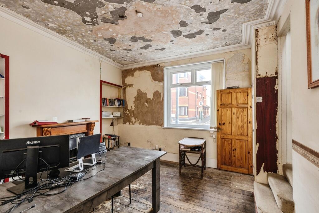 House in Swansea, Castle - View 4
