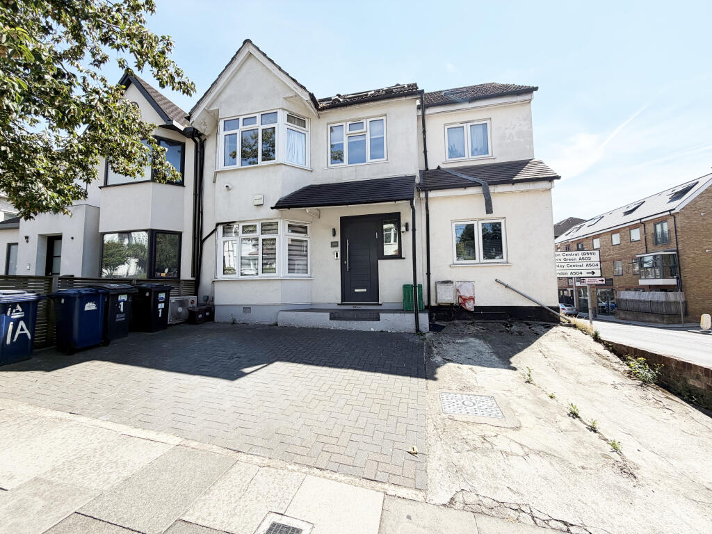 Main image of property: Glebe Crescent, Hendon, Barnet, London