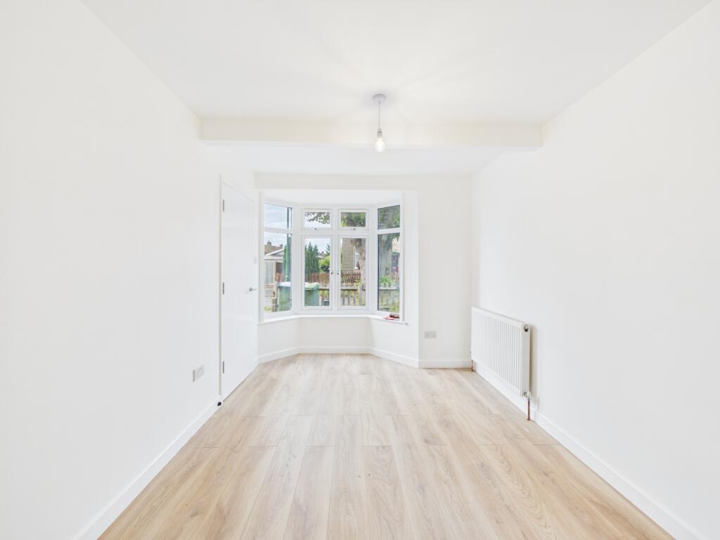 House in Redhill - View 3