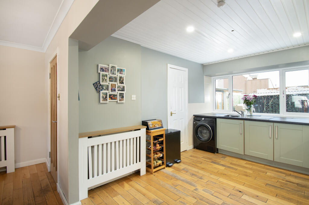 House in Dundee - More