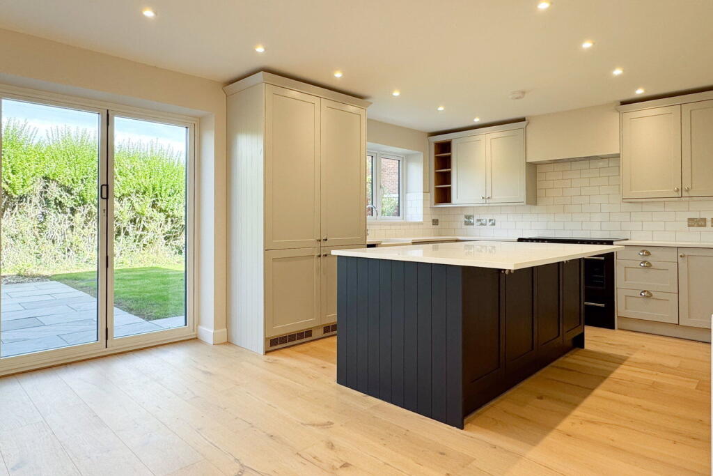 House in Alresford, Woodlands, New Alresford - View 2
