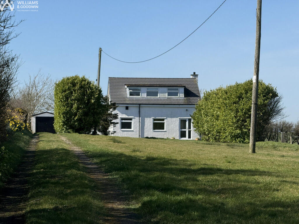 6-bed detached on Rhosybol, Amlwch, Anglesey, LL68, £525,000