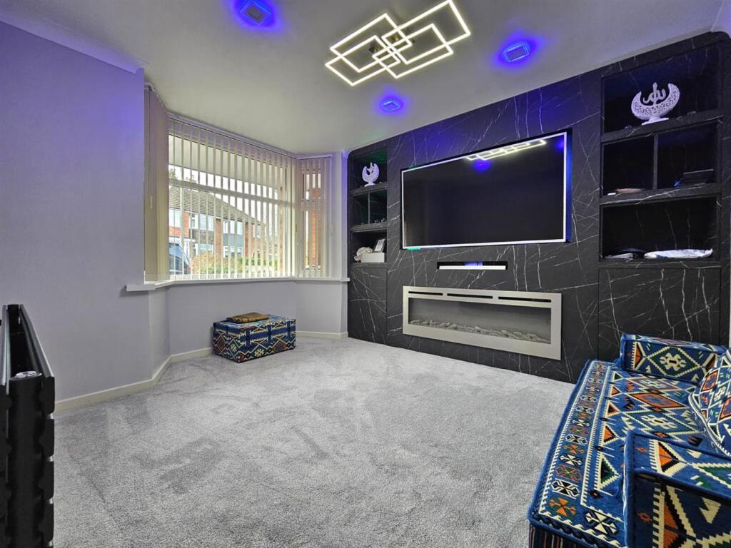 House in Solihull, West Midlands - View 3