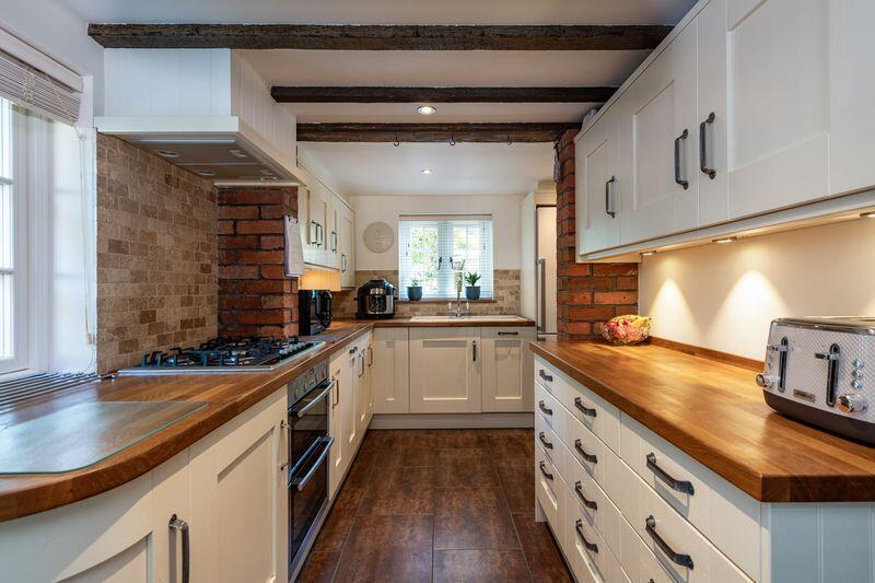 House in Maidstone, Staplehurst - More