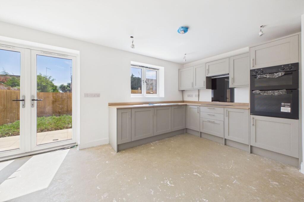 House in Oundle, North Northamptonshire - View 4